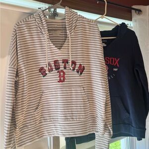 Women’s Boston Red Sox sweatshirts